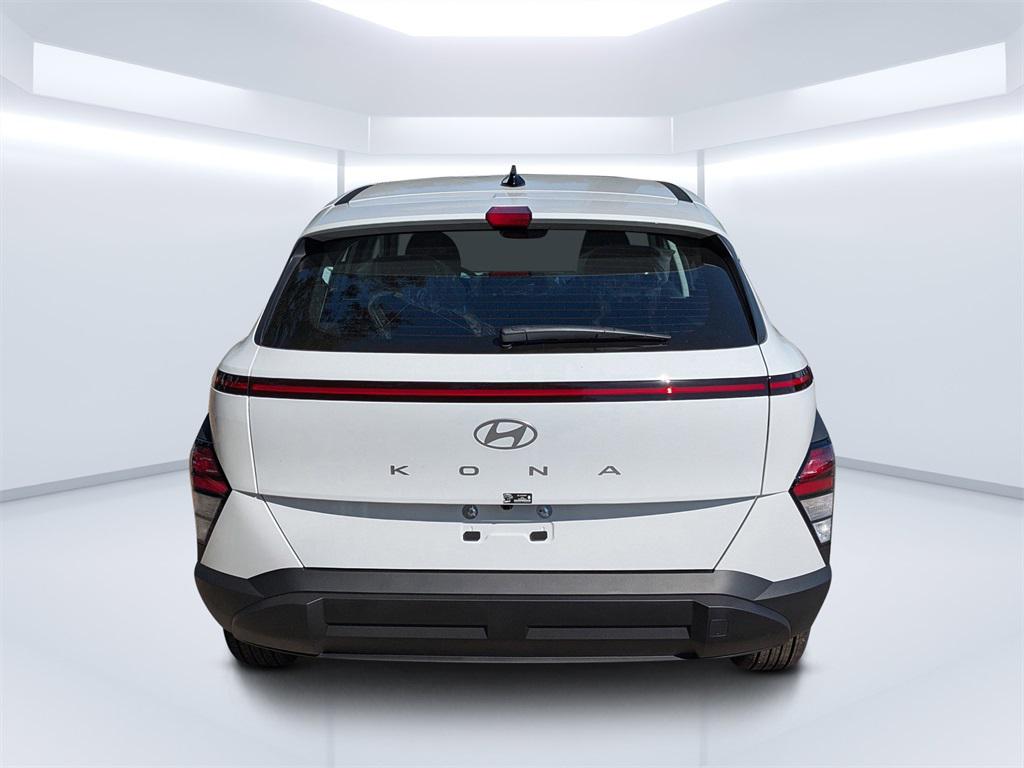 2026 Hyundai Kona SE photo 4