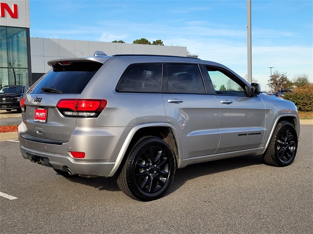 2018 Jeep Grand Cherokee Altitude photo 3