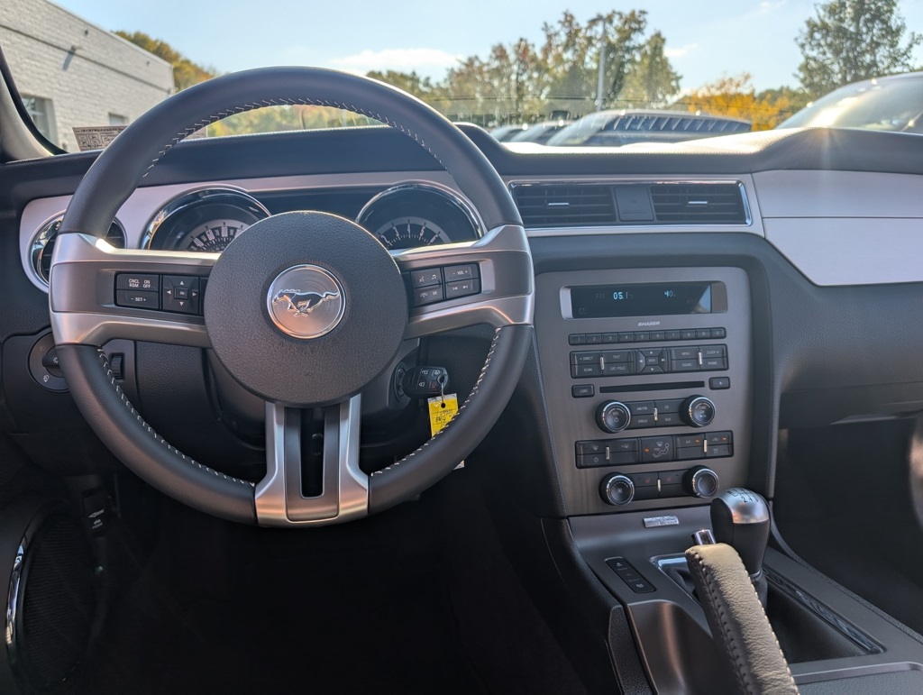 2013 Ford Mustang GT Premium photo 15