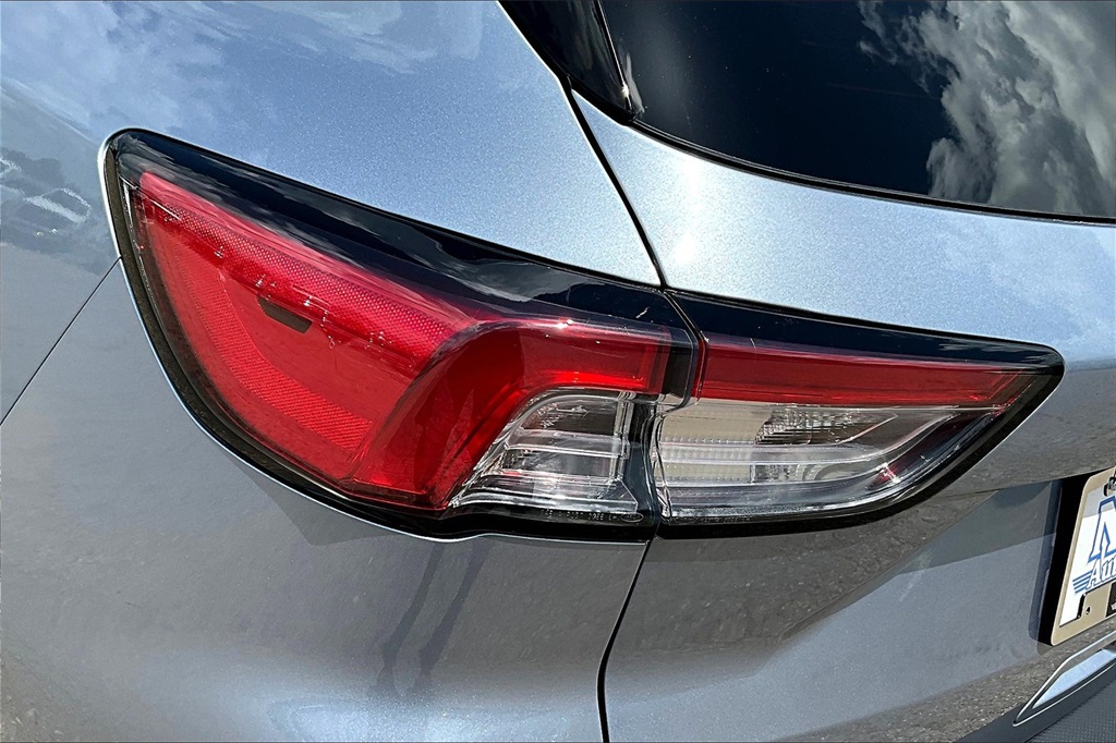 2022 Ford Escape SEL photo 30