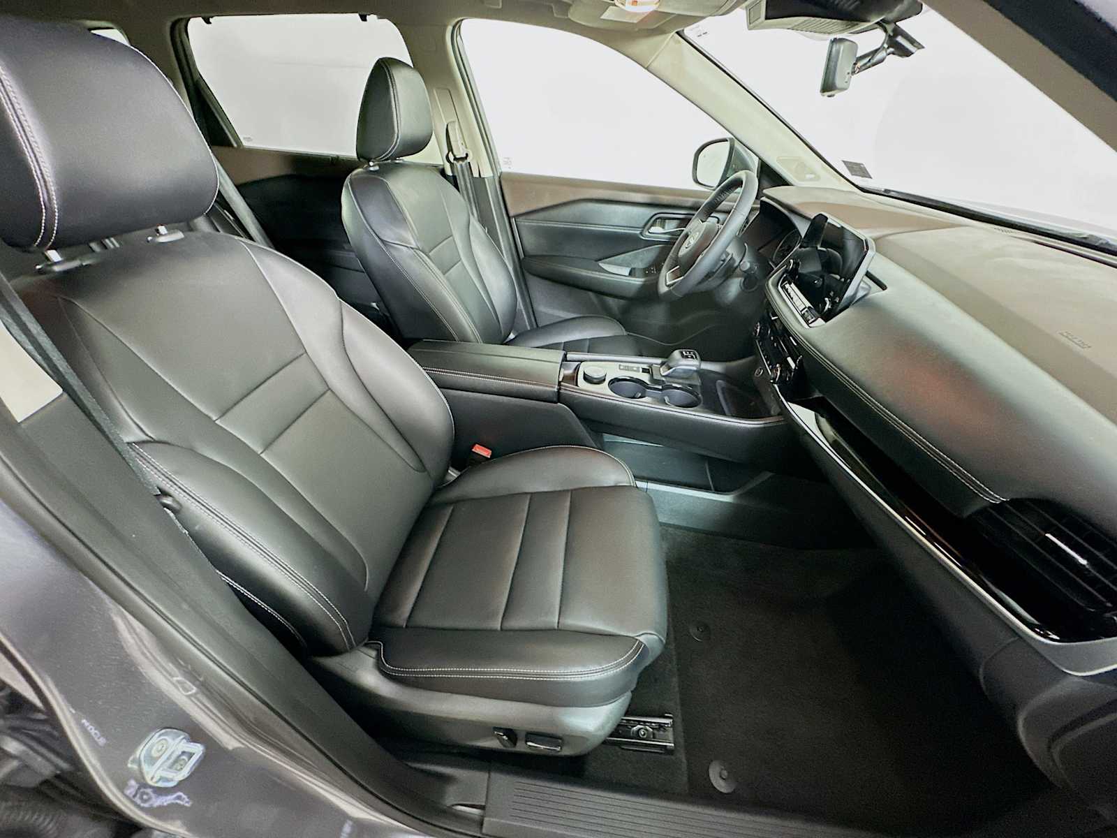 2023 Nissan Rogue SL photo 28