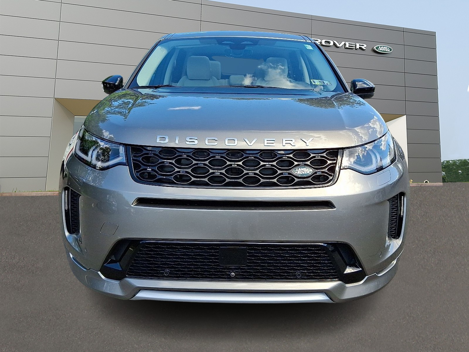 2025 Land Rover Discovery Sport S photo 5