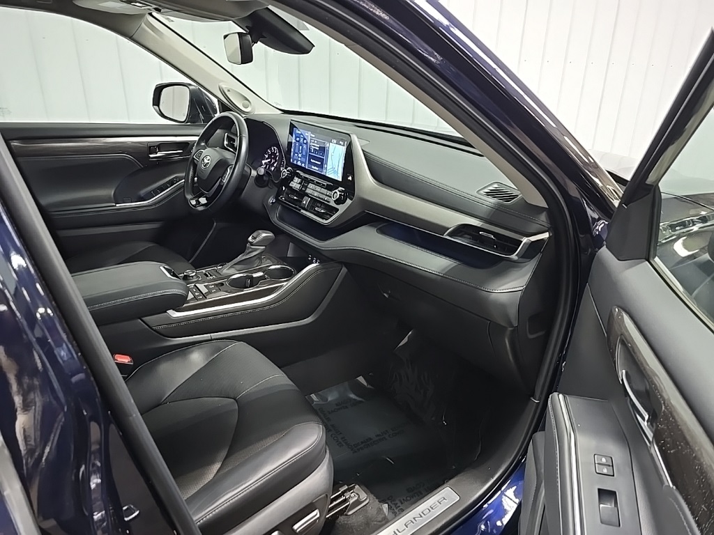 2022 Toyota Highlander Limited photo 15