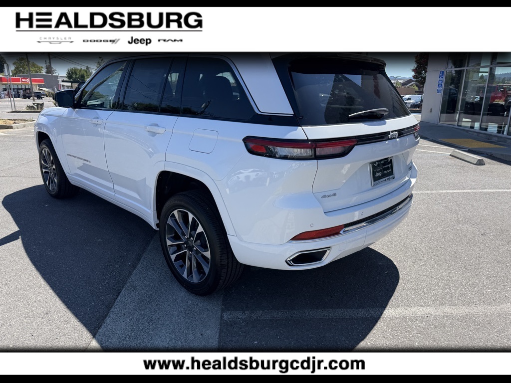 2025 Jeep Grand Cherokee Overland photo 3