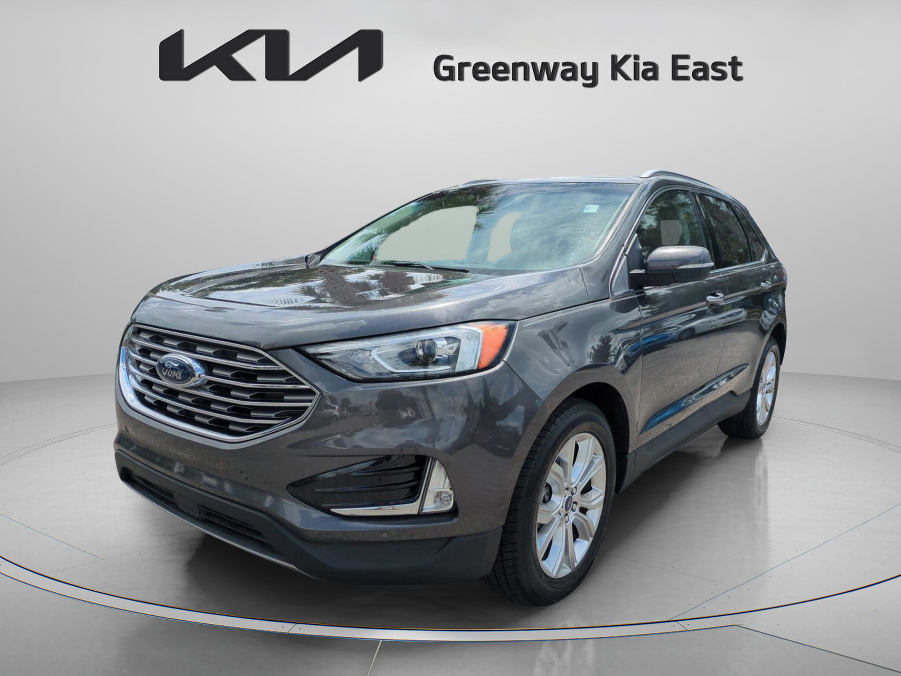2020 Ford Edge Titanium photo 4