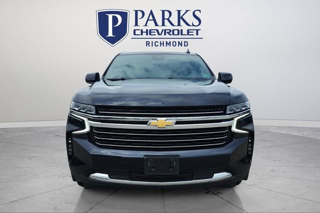 2023 Chevrolet Suburban LT photo 2