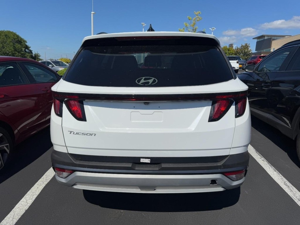 2025 Hyundai Tucson SEL photo 3