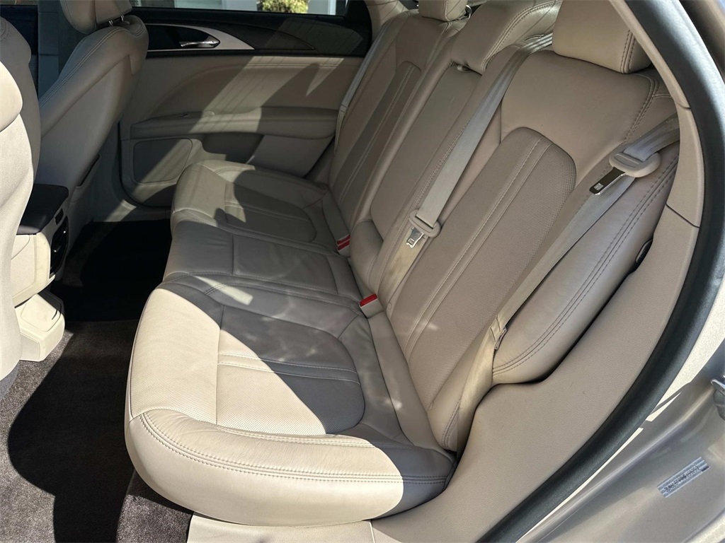 2017 Lincoln MKZ Reserve photo 10