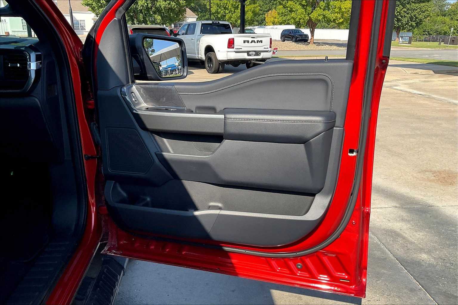 2023 Ford F-150 XLT photo 21