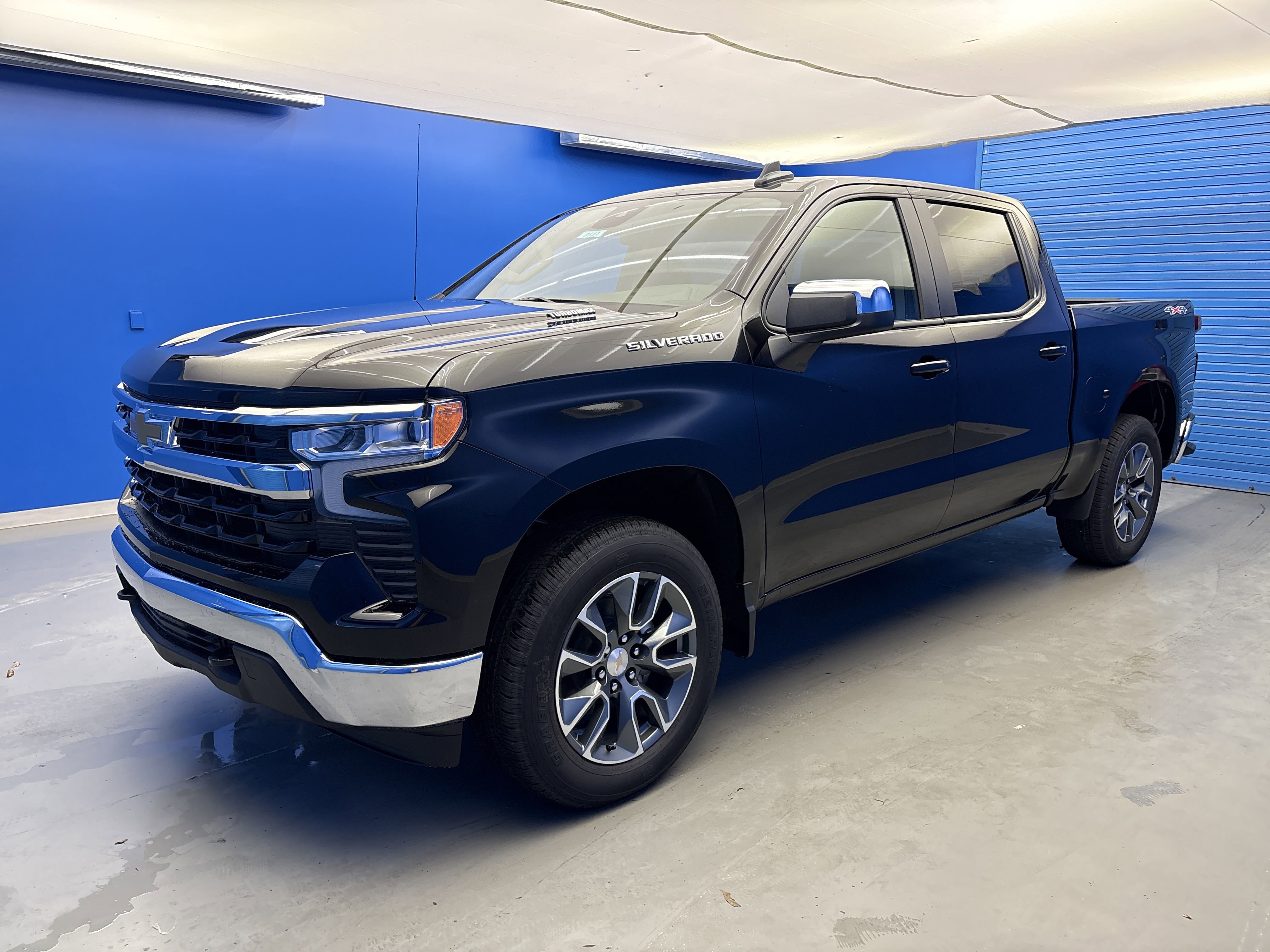 2026 Chevrolet Silverado 1500 LT photo 4
