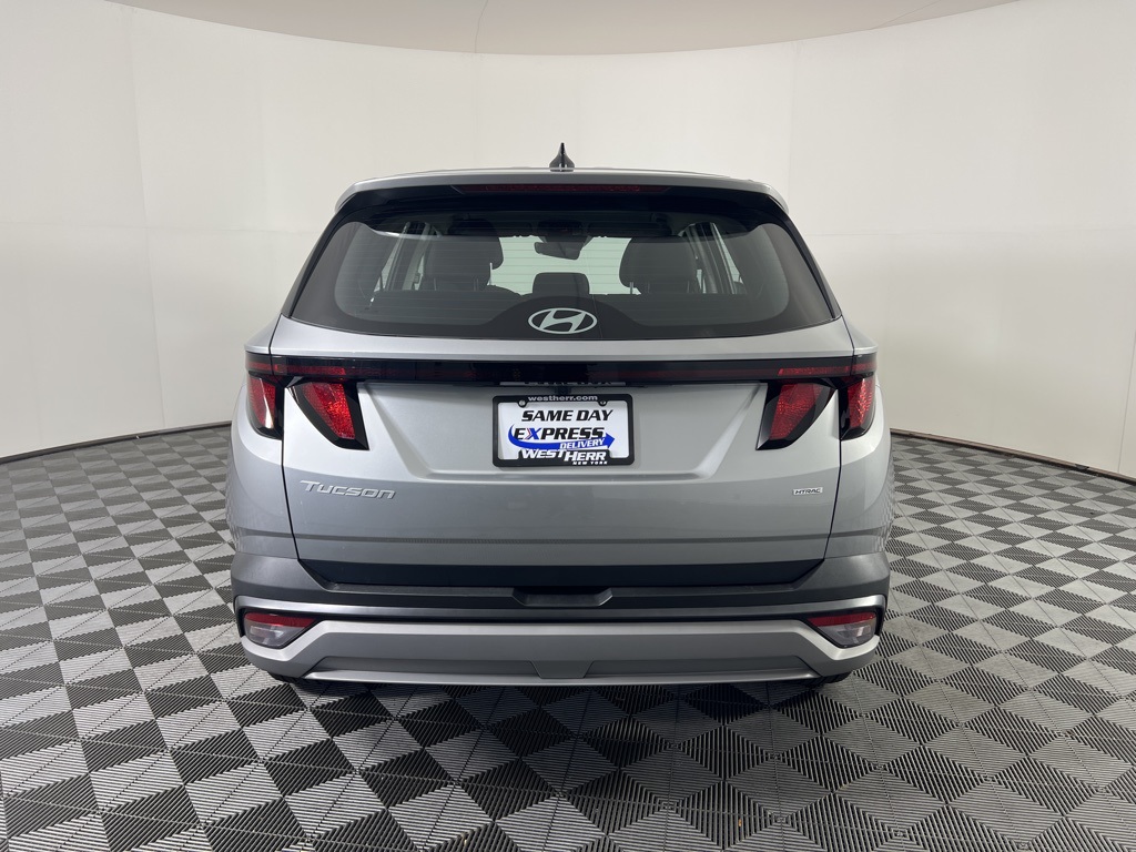 2025 Hyundai Tucson SE photo 3