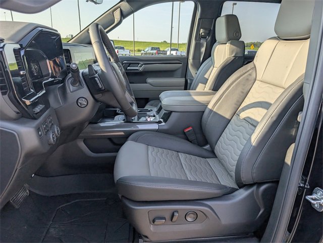 2026 Chevrolet Silverado 1500 ZR2 photo 2