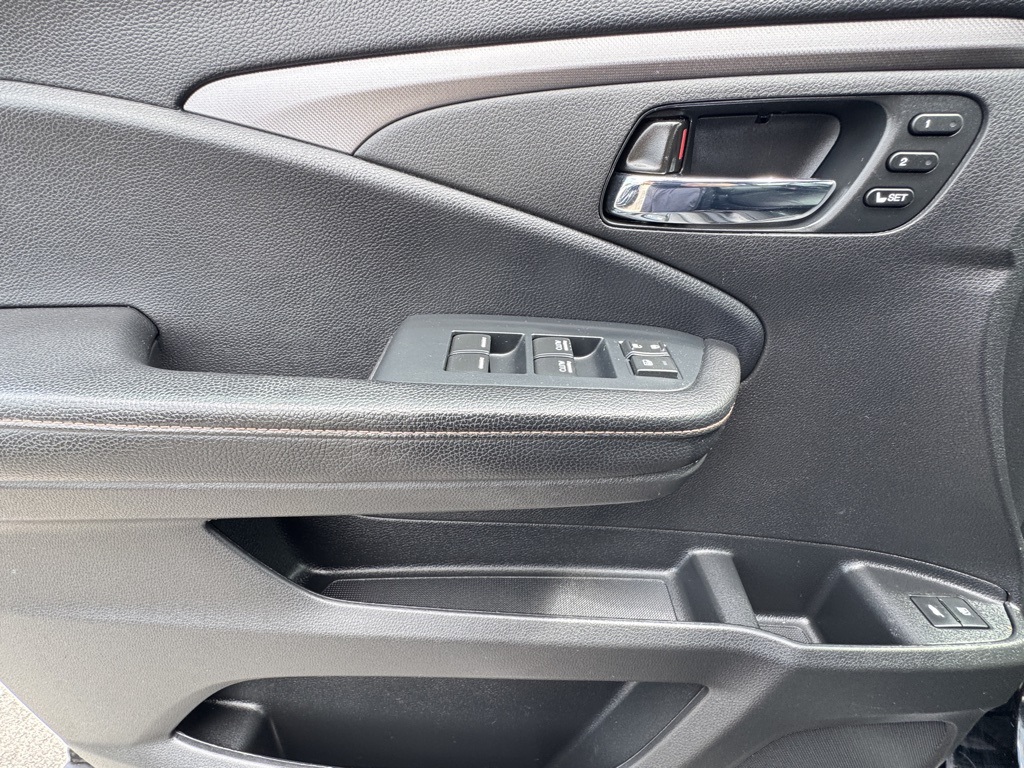 2022 Honda Pilot TrailSport photo 18