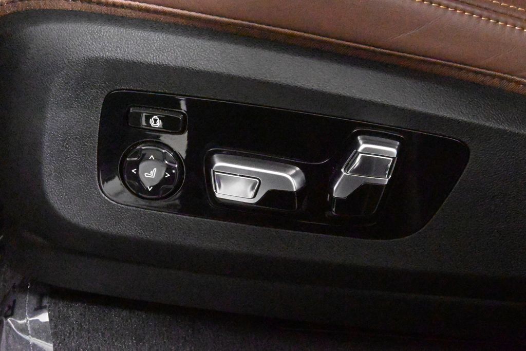 2025 Bmw X7 M60i photo 24