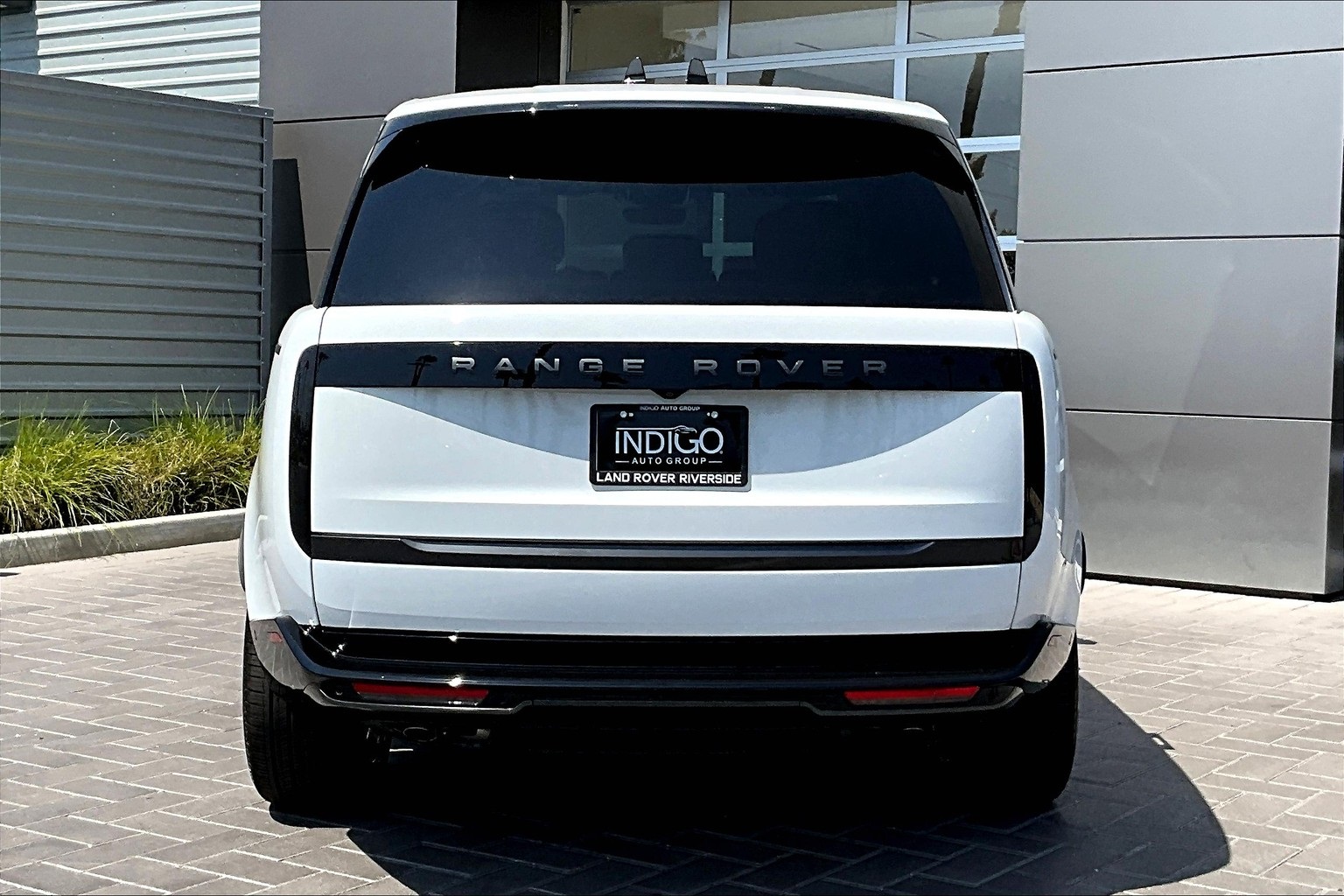 2025 Land Rover Range Rover SE photo 2