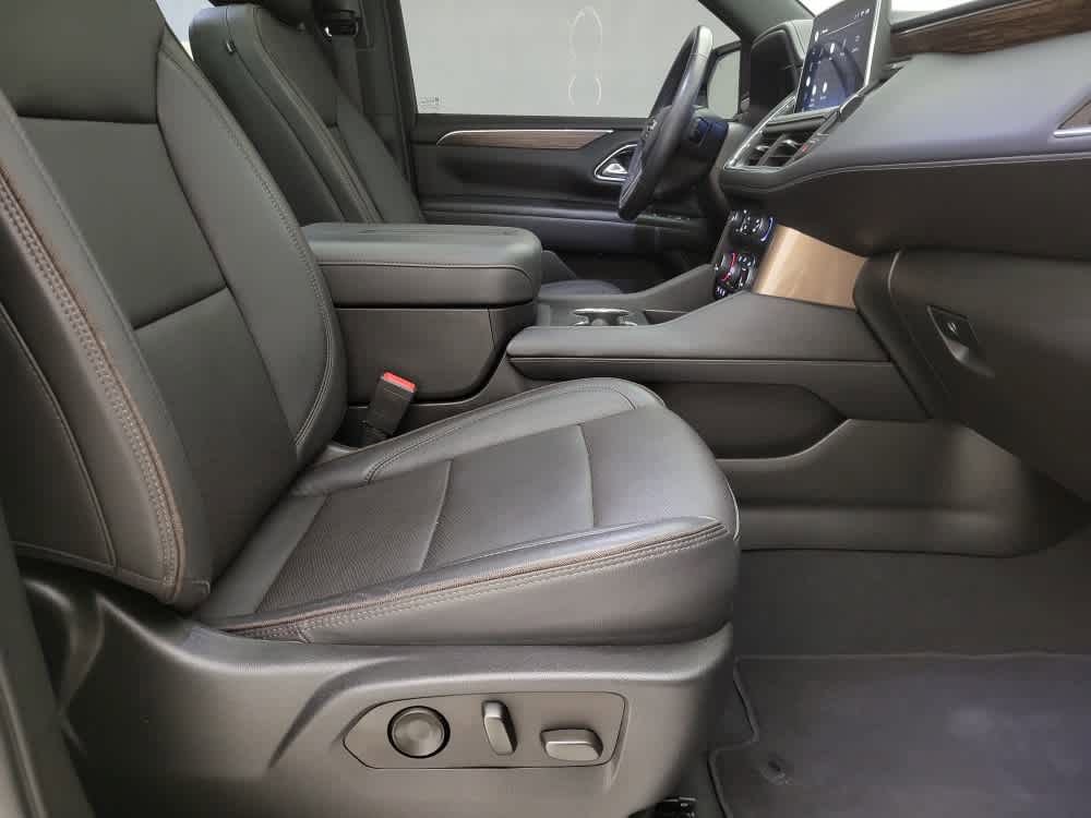 2022 Chevrolet Tahoe High Country photo 2