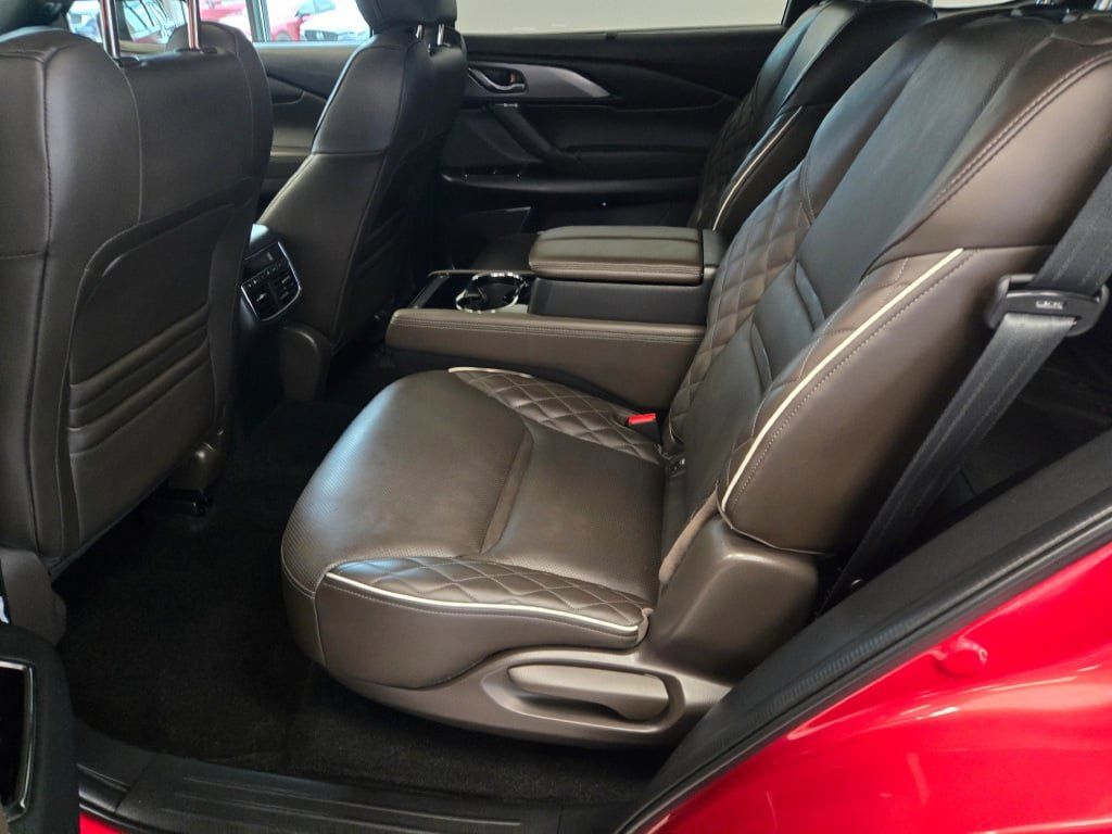 2022 Mazda CX-9 Signature photo 18