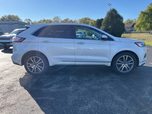 2019 Ford Edge Titanium photo 4