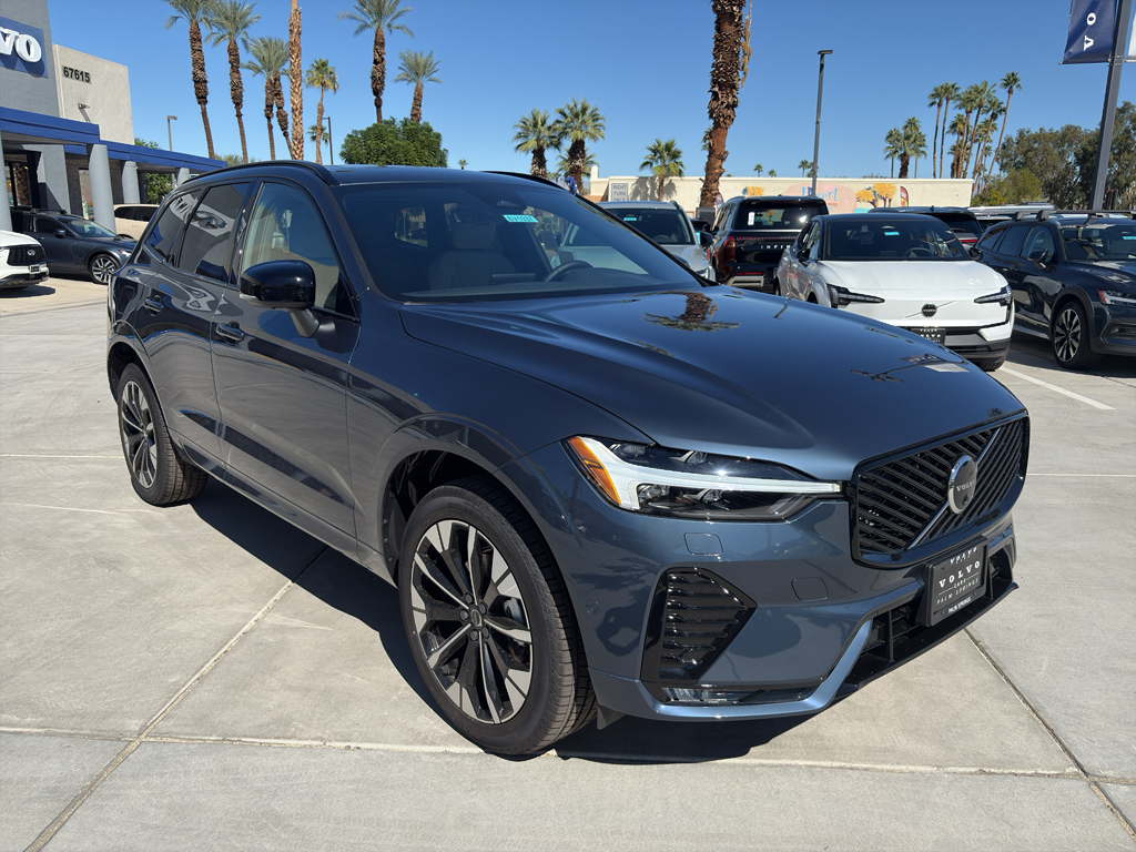 2026 Volvo XC60 Plus's photo