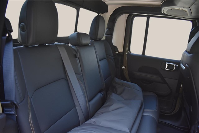 2025 Jeep Gladiator Sport photo 16