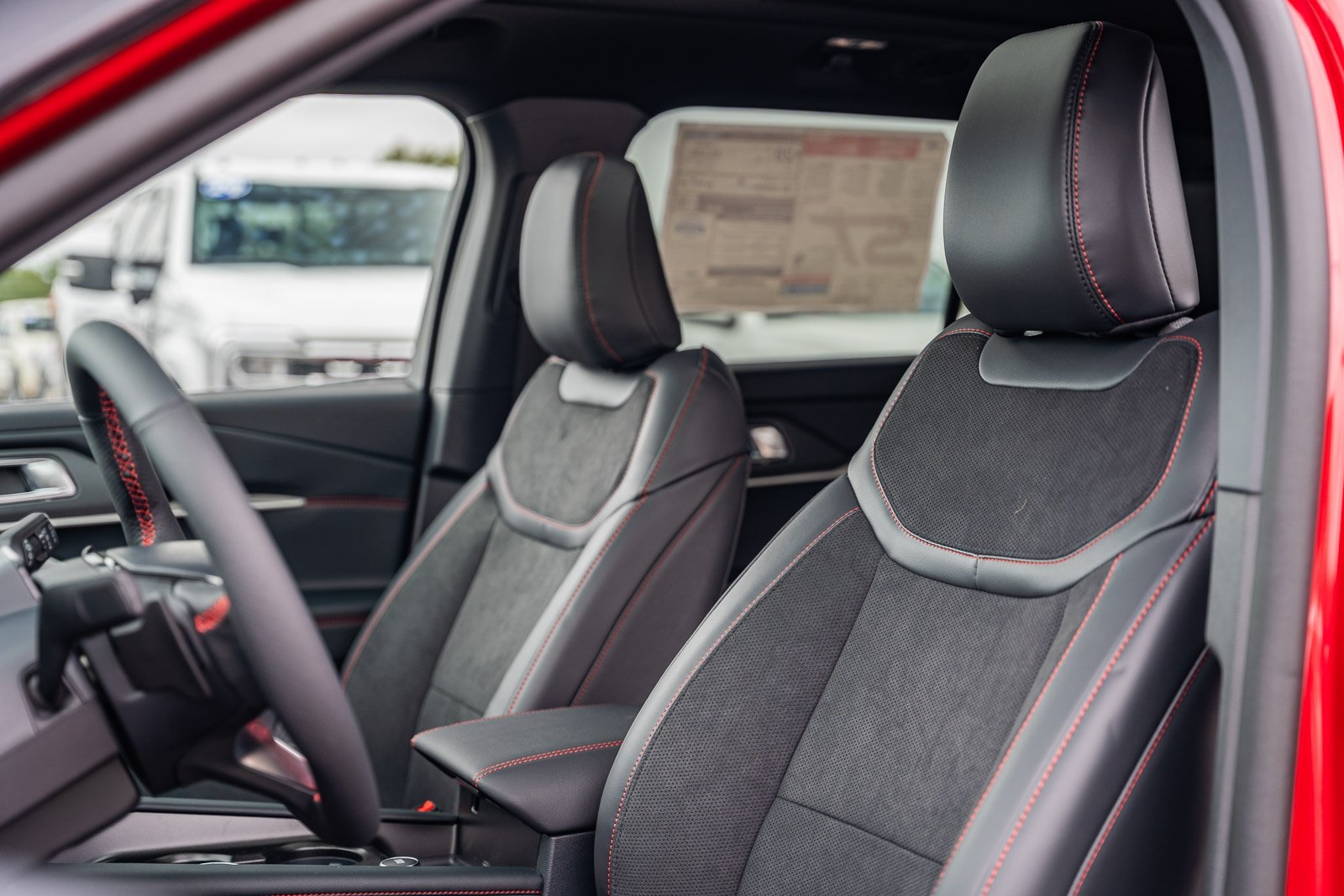 2025 Ford Explorer ST photo 13