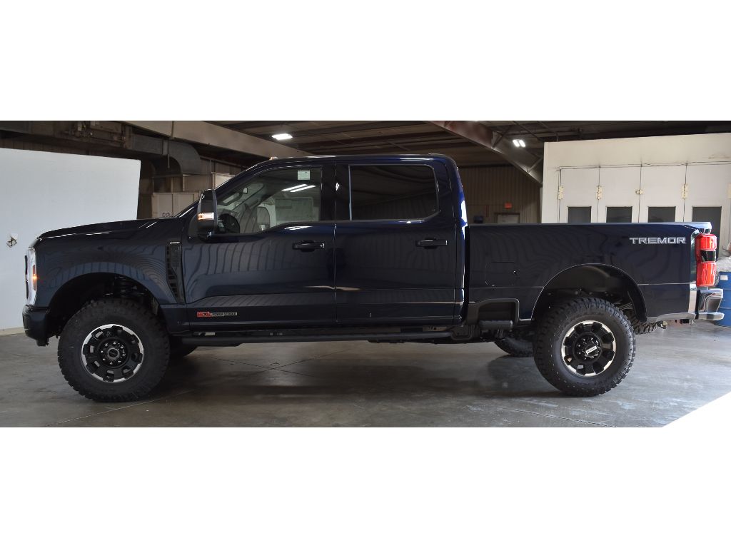 2025 Ford F-350 Lariat photo 4
