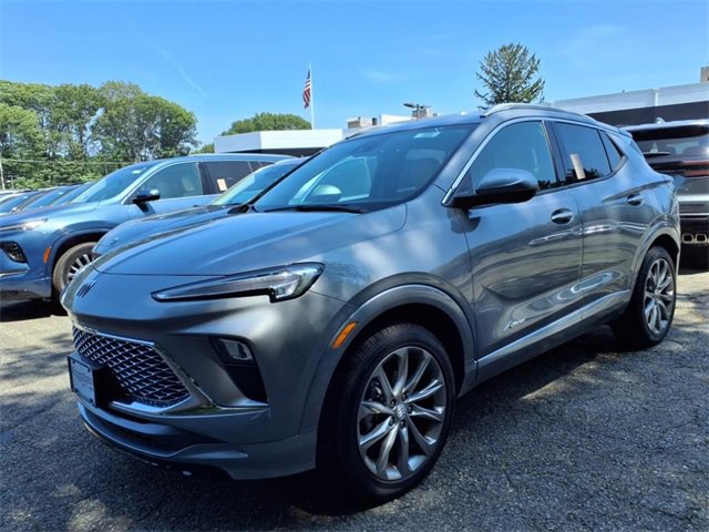 2025 Buick Encore GX Avenir photo 3