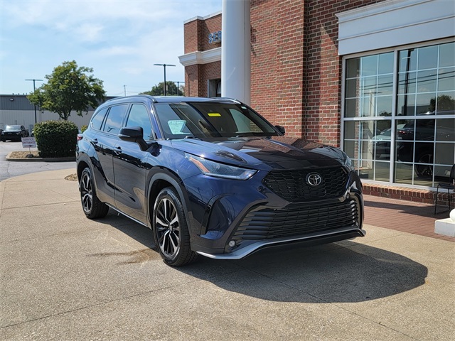 2021 Toyota Highlander XSE photo 3