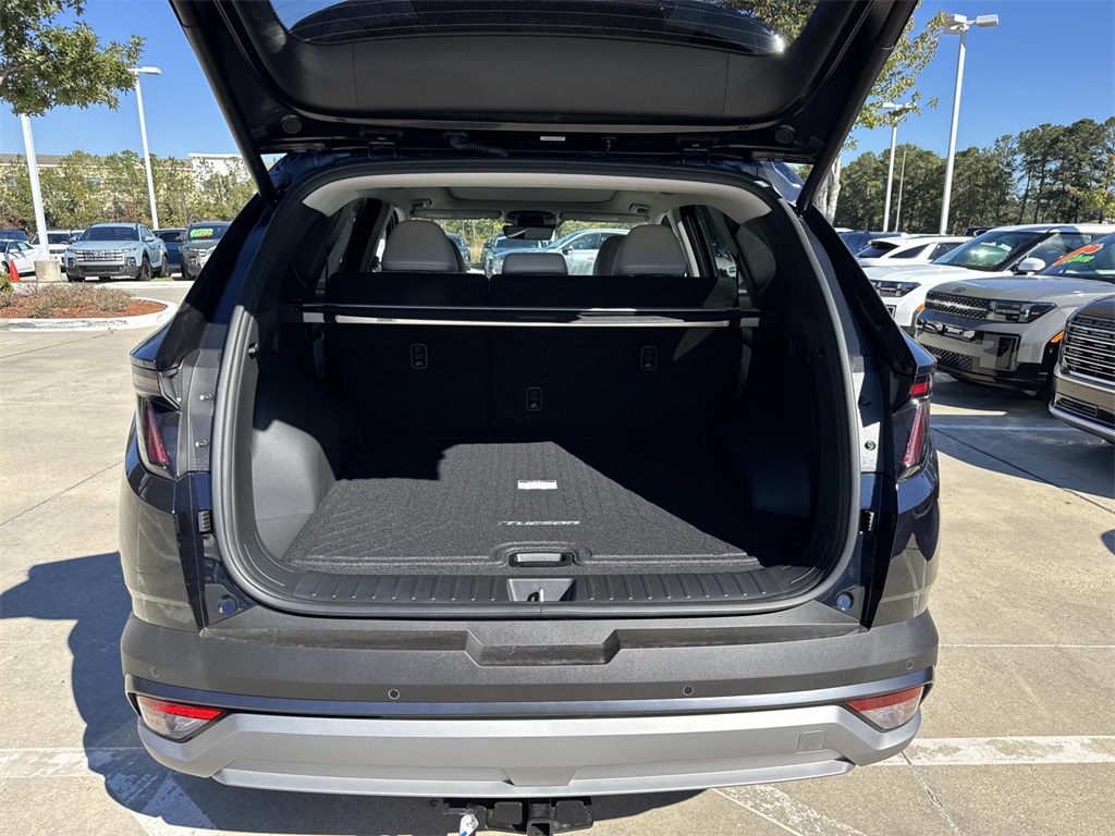 2026 Hyundai Tucson Hybrid Limited photo 4