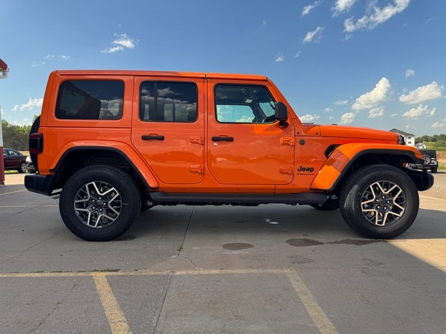 2025 Jeep Wrangler Sahara photo 2