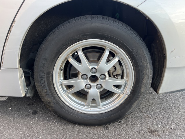 2011 Toyota Prius Three photo 8