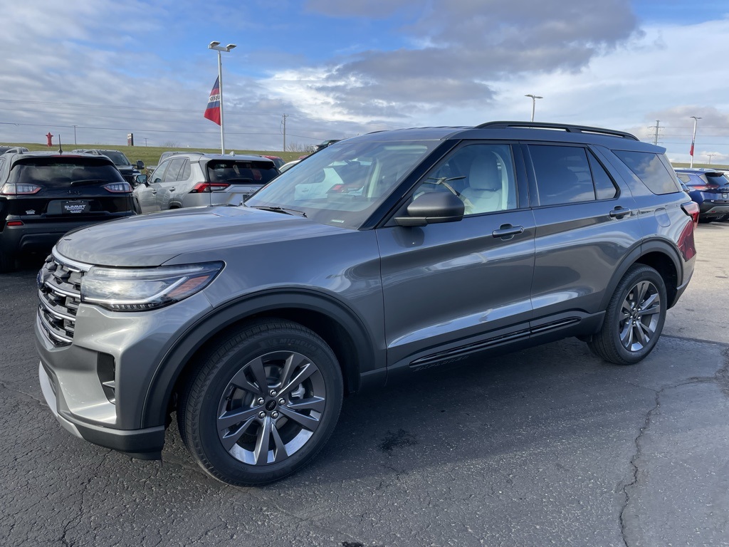 2026 Ford Explorer photo 4