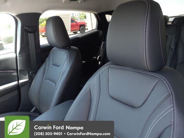 New 2025 Star White Metallic Tri-Coat Ford Premium image 14