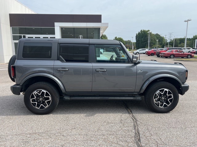 2023 Ford Bronco Outer Banks photo 6
