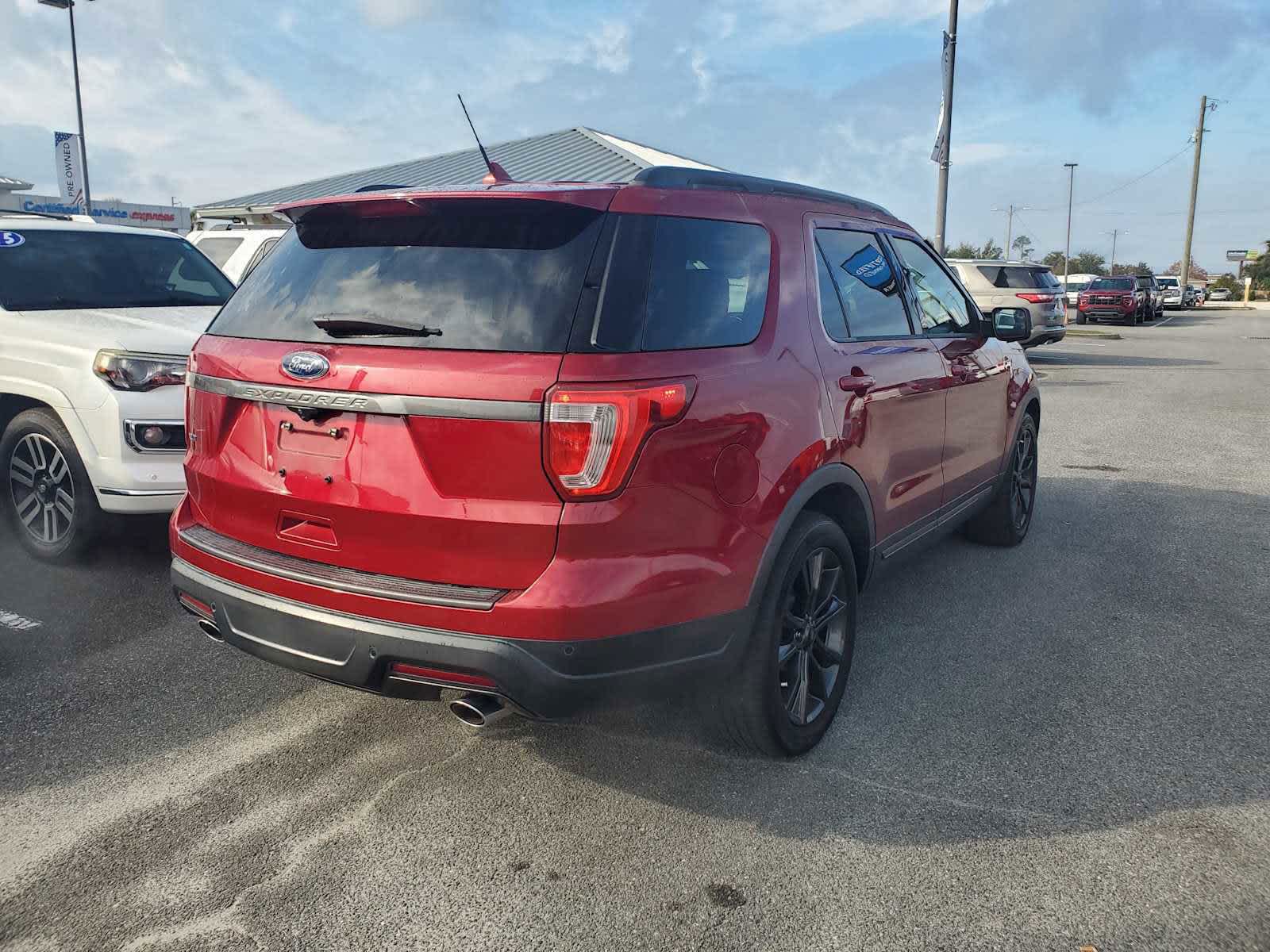 2018 Ford Explorer XLT photo 3