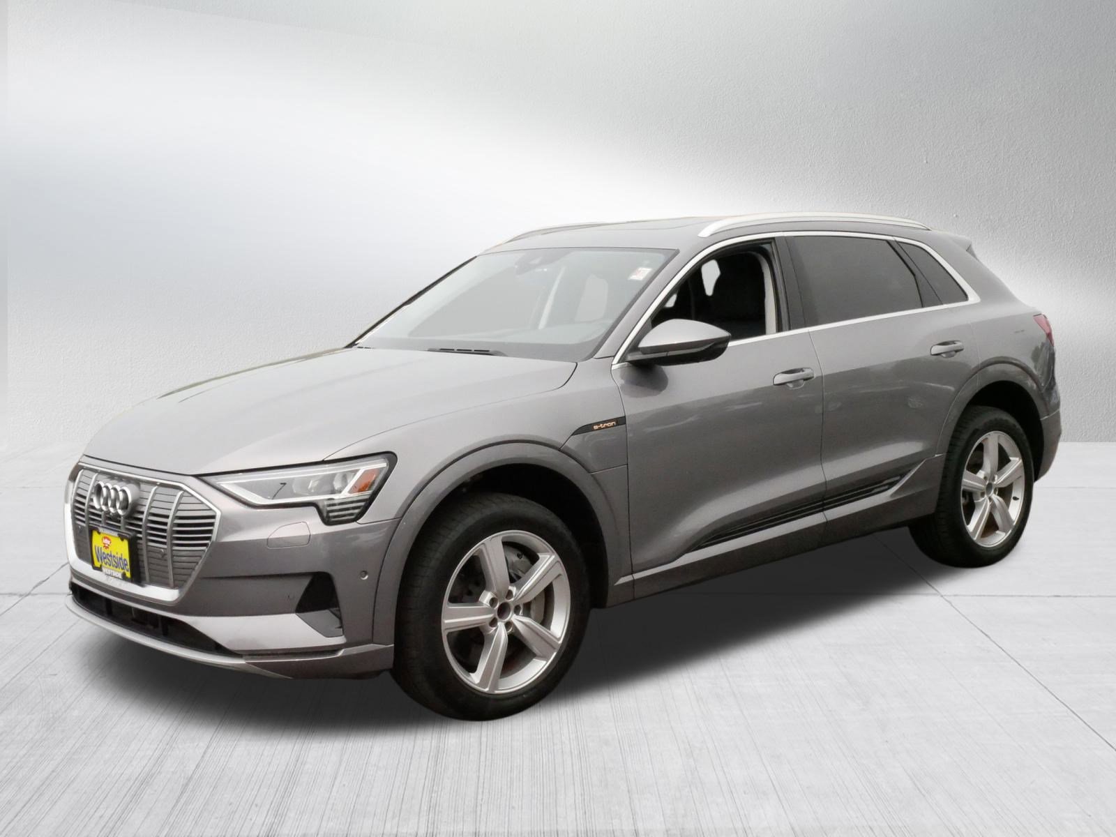2019 Audi e-tron Premium Plus photo 3
