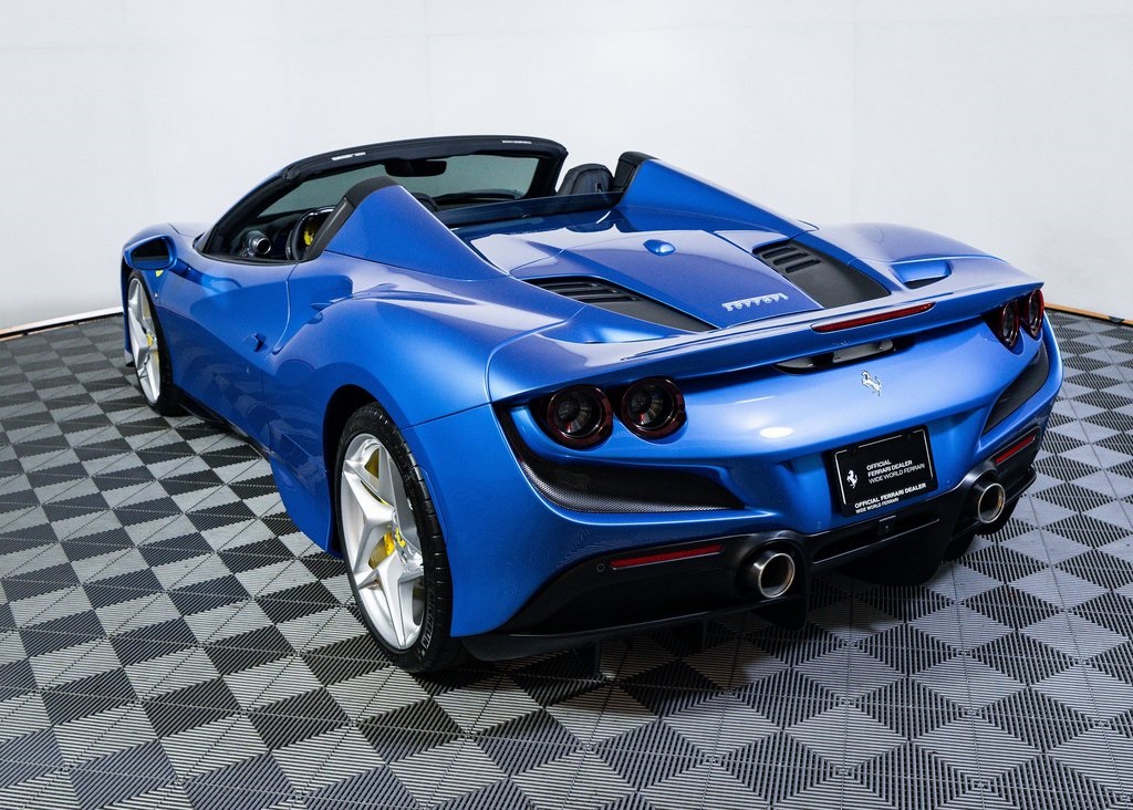 2023 Ferrari F8 Spider Base photo 10