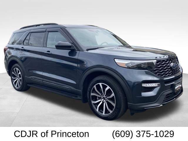 2022 Ford Explorer ST's photo