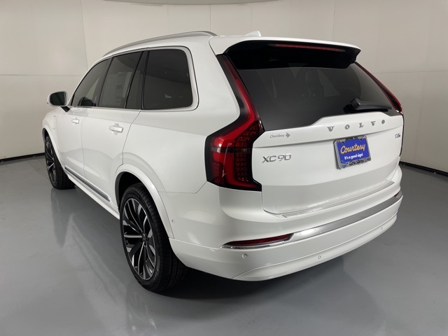 2025 Volvo XC90 T8 photo 6