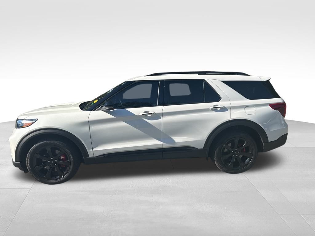2023 Ford Explorer ST photo 2