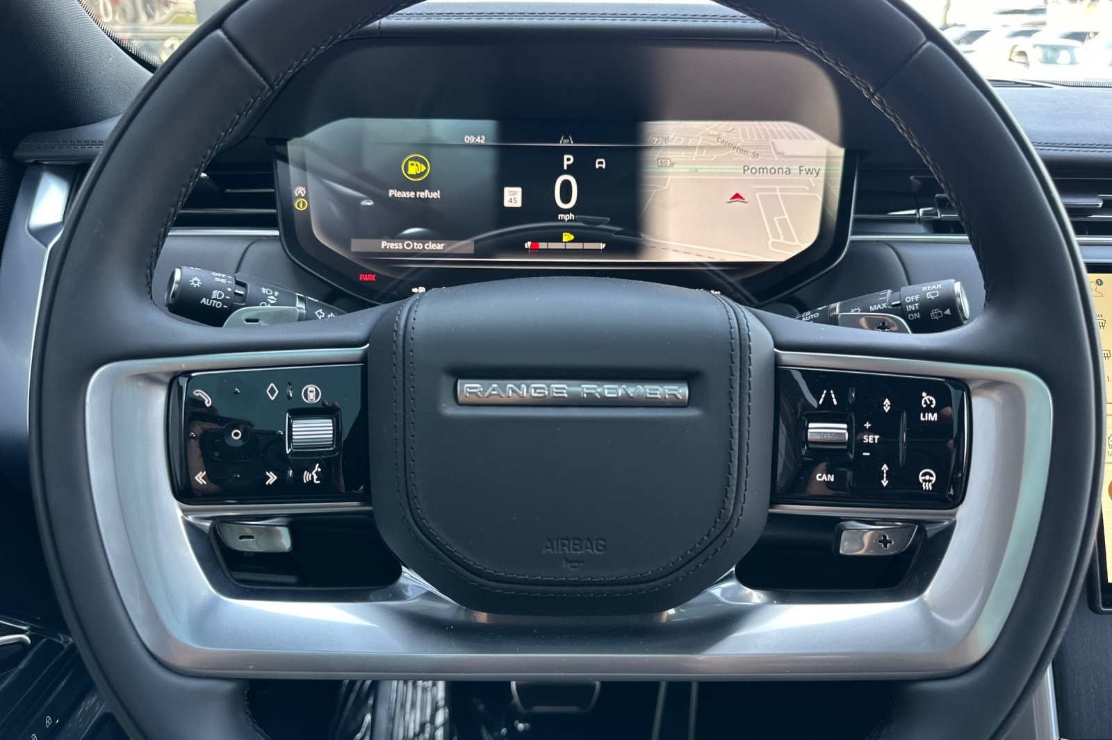 2025 Land Rover Range Rover SE photo 26