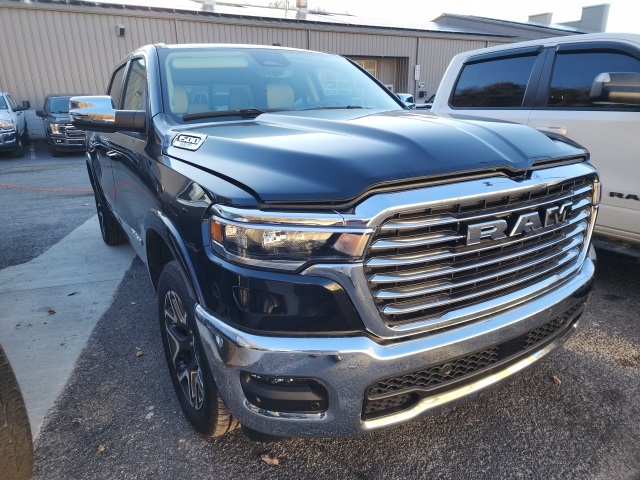 2025 Ram 1500 Laramie photo 4