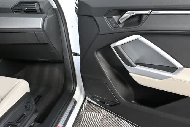 2023 Audi Q3 S line Premium Plus photo 16