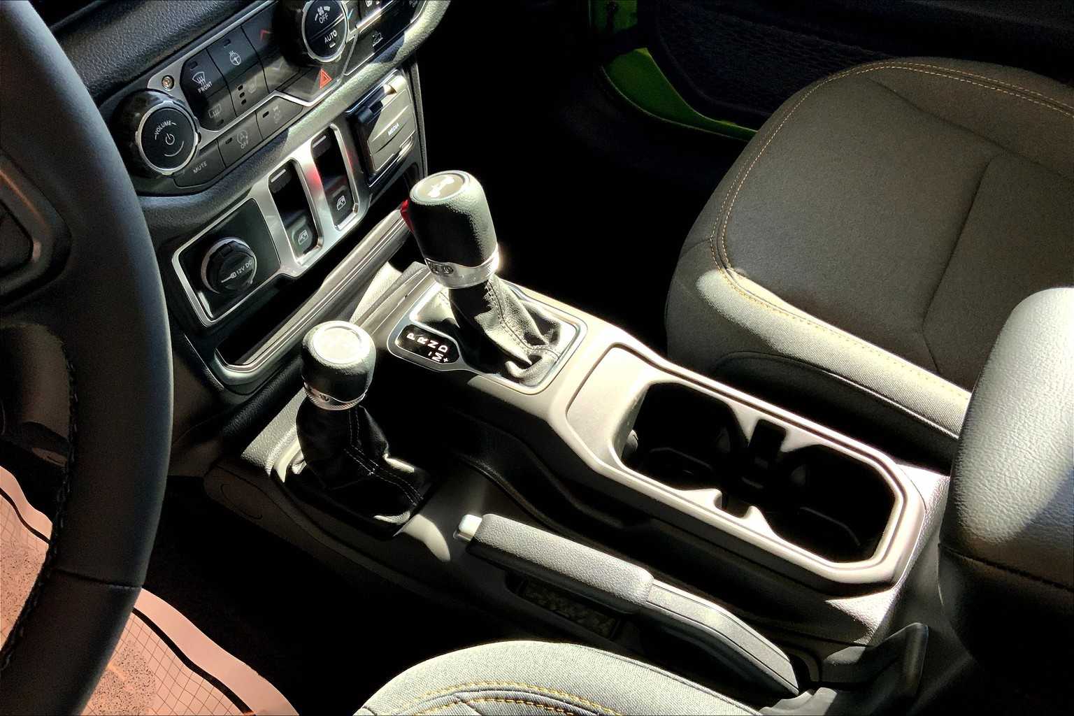 2025 Jeep Wrangler Sport photo 4