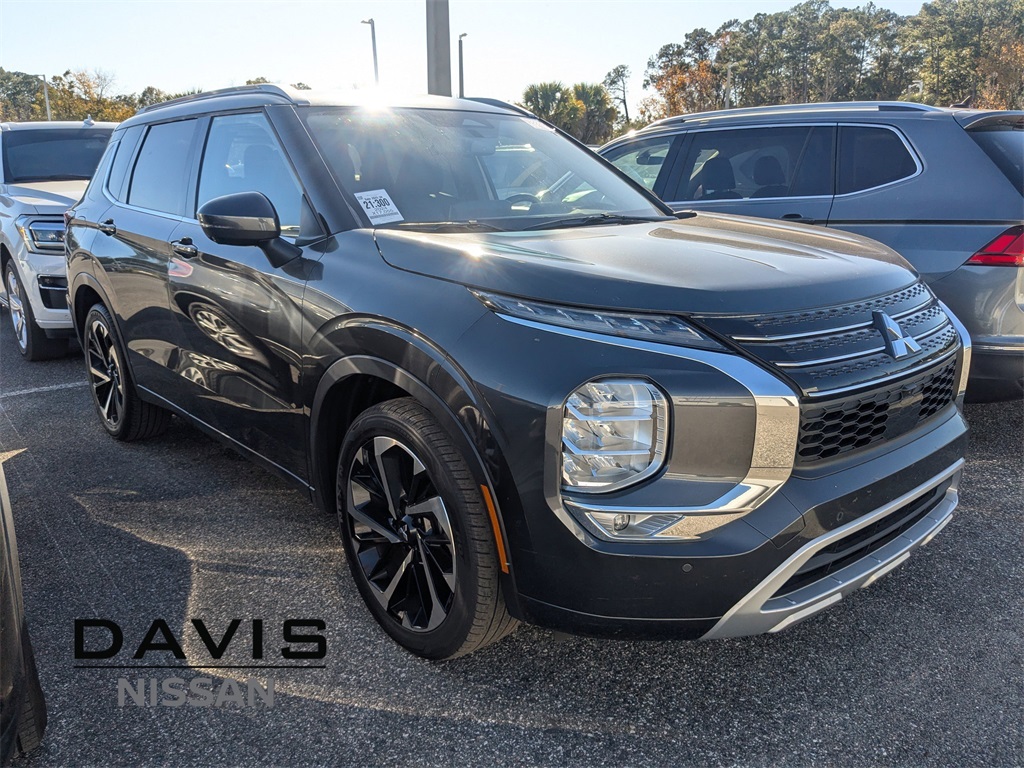 2024 Mitsubishi Outlander SEL's photo