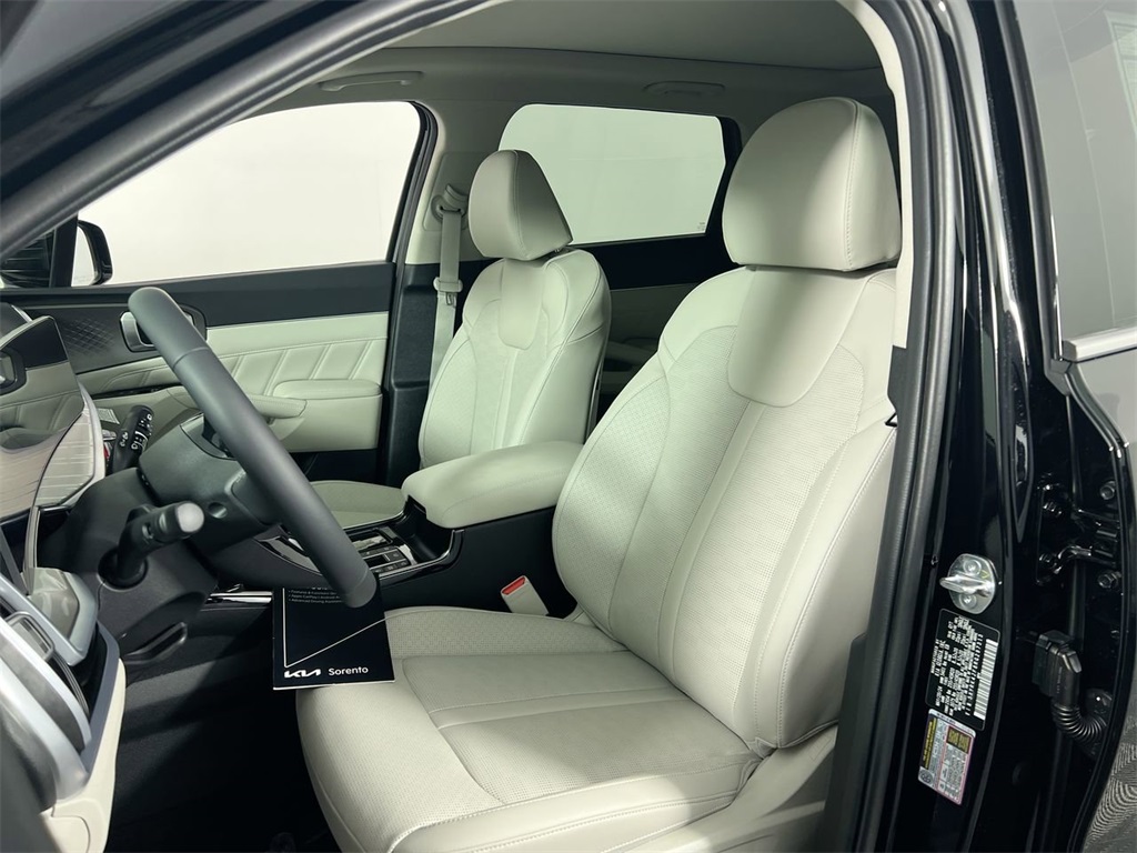 2025 Kia Sorento SX photo 10
