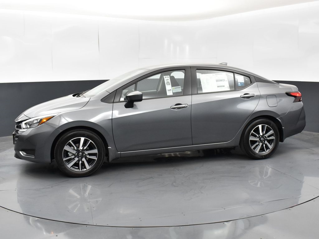 2025 Nissan Versa 1.6 SV photo 4