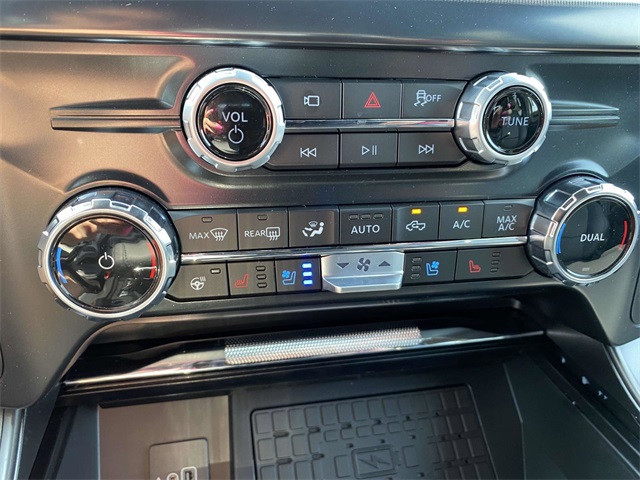 2025 Ford F-150 Lariat photo 13