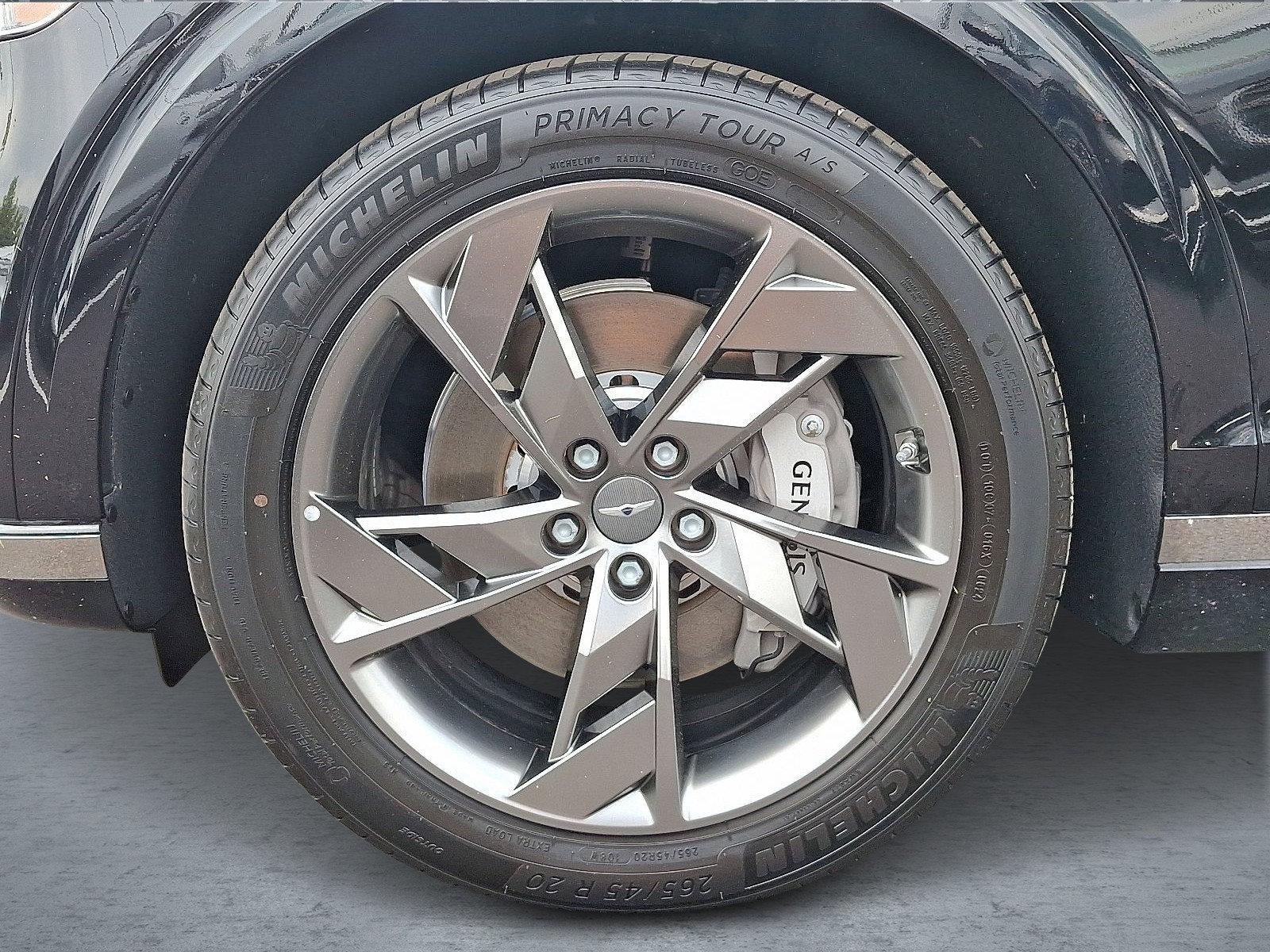 2025 Genesis Electrified GV70 Advanced photo 8