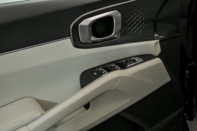 2024 Kia Sorento S photo 9